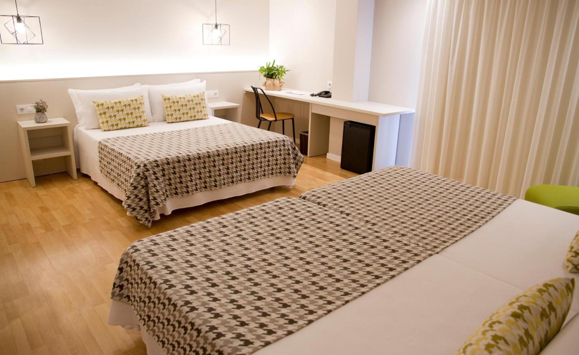 Alegria Plaza Paris 4*Sup Lloret de Mar Exterior foto